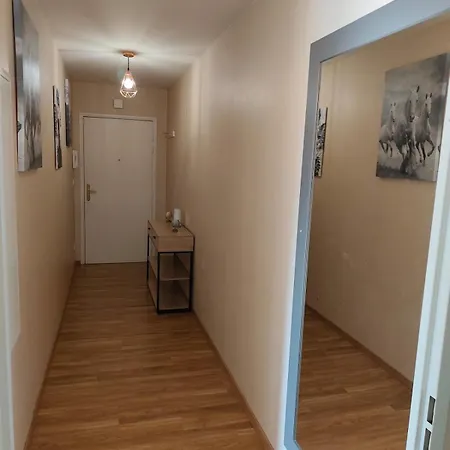 Privée Avec Balcon De 3,5 M2 Dans Un Avec Parties Communes Partagées Deville-les-Rouen
