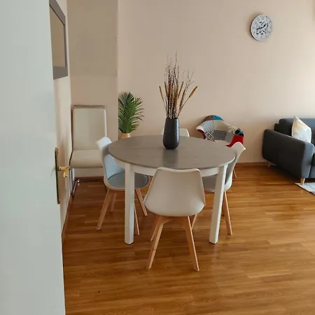Privée Avec Balcon De 3,5 M2 Dans Un Avec Parties Communes Partagées *