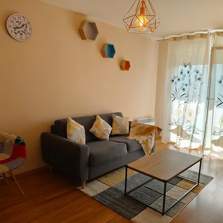 Privee Avec Balcon De 3,5 M2 Dans Un Avec Parties Communes Partagees